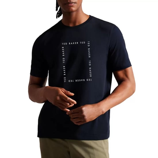 Camiseta Azul Marino Con Estampado Fyn De Ted Baker - Image 2