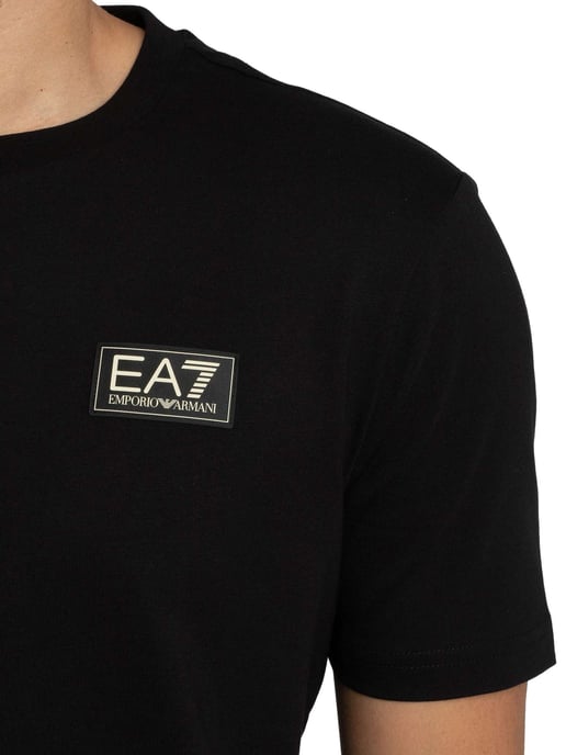 EA7 Camiseta Regular Con Logo En El Pecho, Negro - Image 4