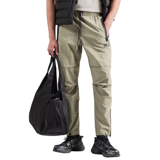 Pantalones Nike Tech Woven Verdes - Image 2