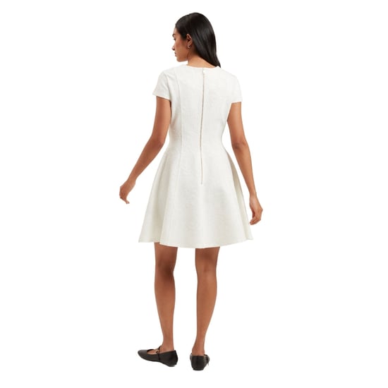 Vestido Corto Skater Color Marfil Con Bordados Ponte De Ted Baker Codaa - Image 5