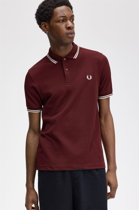 Polo de Dos Puntas Fred Perry Color Burdeos - Image 4