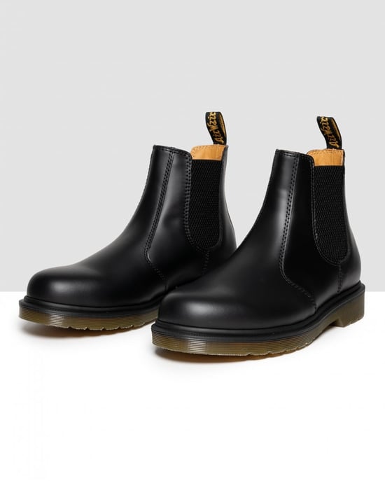 Dr Martens 2976 Smooth Unisex Chelsea Boot - Image 3