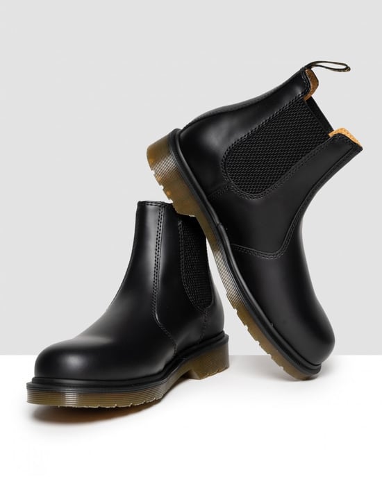 Dr Martens 2976 Smooth Unisex Chelsea Boot - Image 4