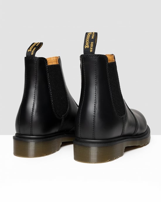 Dr Martens 2976 Smooth Unisex Chelsea Boot - Image 5