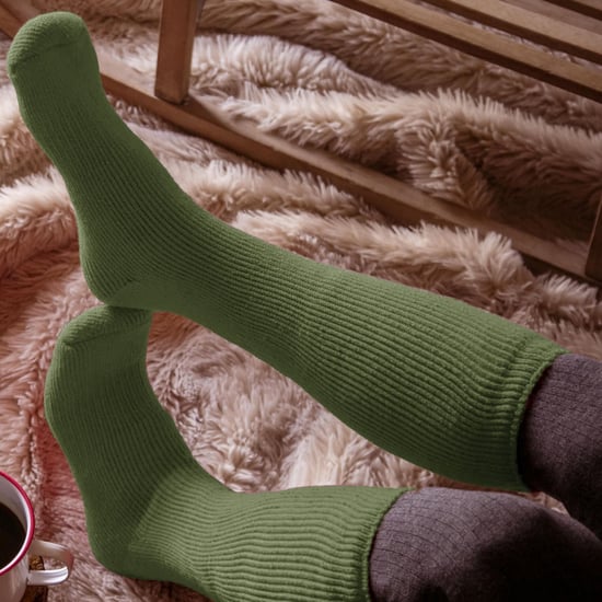Calcetines térmicos extralargos para mujer en Cerise y Vino by Heat Holders - Image 4