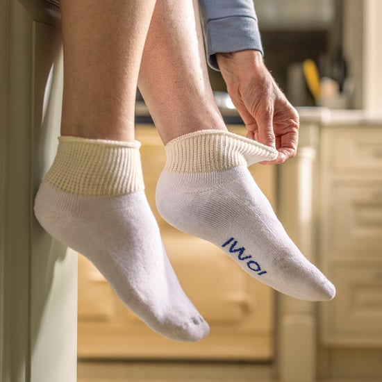 IOMI - Calcetines de algodón acolchados para diabéticos de 3 pares para pies y piernas hinchados - Blanco - Image 5