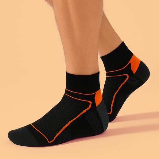 COMODO - Calcetines Ciclismo Neon Alta Visibilidad para Bicicleta | Hombre y Mujer | Calcetines Tobilleros Luminosos para Verano - Image 3