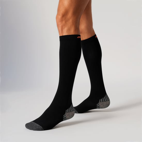 COMODO - Trail Compression Running Socks | Calcetines largos hasta la rodilla | Hombre y Mujer - Image 3