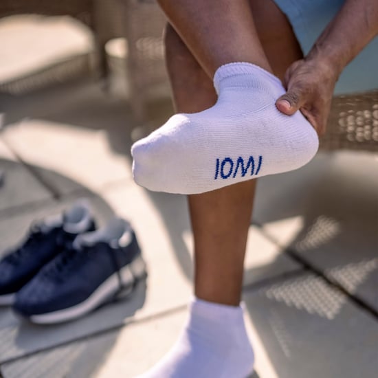 12 Pares Multipack Calcetines Diabéticos de Entrenamiento para Pies y Tobillos Hinchados | IOMI | Calcetines de algodón acolchados extra anchos de corte bajo para hombres y mujeres - Blanco - Image 3