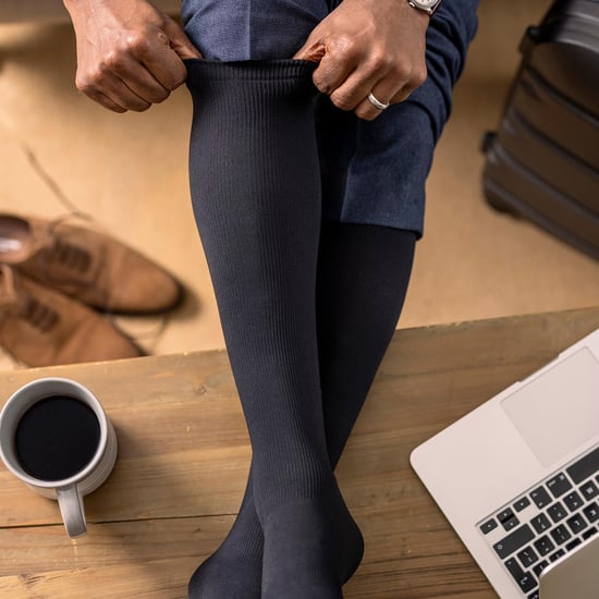 3 Pares Multipack Calcetines de Vuelo para Hombre | IOMI | Calcetines de Compresión Graduada para Pies Hinchados | Calcetines DVT para Viajar, Correr y Ciclismo - Negro - Image 3