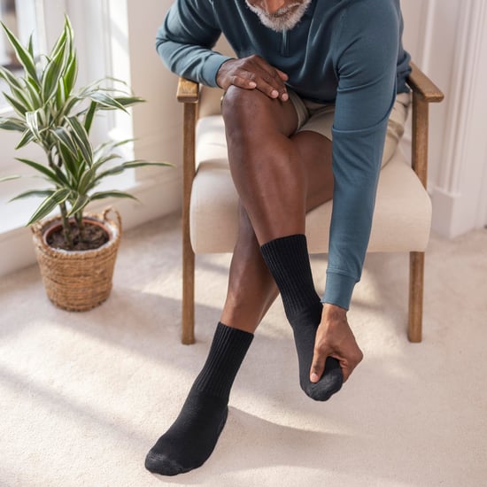 Calcetines Diabéticos para Caminar para Hombre | IOMI FOOTNURSE | Calcetines Acolchados Extra Anchos sin Costuras - Negro - Image 4