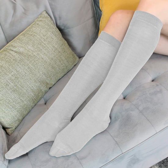 Paquete múltiple de 12 pares de calcetines de bambú hasta la rodilla para niños | Snob de calcetines | Calcetines escolares largos multicolores suaves y transpirables - Blanco - Image 5