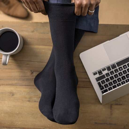 Gentle Grip - Calcetines para diabéticos de 6 pares para hombre con parte superior en forma de peine de miel y costuras de los dedos unidas a mano - Azules - Image 3