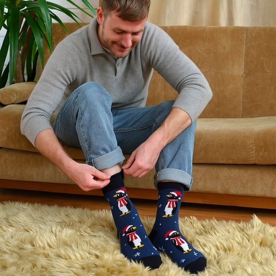 Paquete múltiple de 12 pares de calcetines de diseño navideño para hombre - Surtidos - Image 5