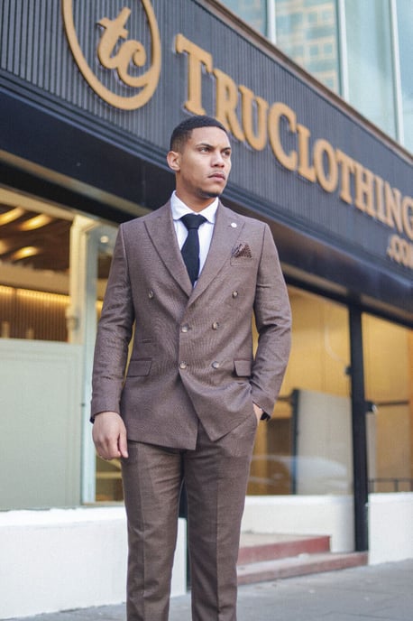 Traje clásico de dos piezas cruzado en marrón para hombre - Image 3