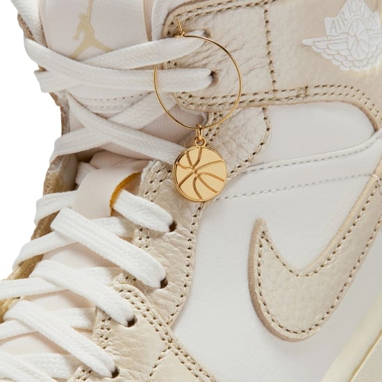 Zapatillas Nike Air Jordan 1 Mid Se Metallic Team Gold - Image 3