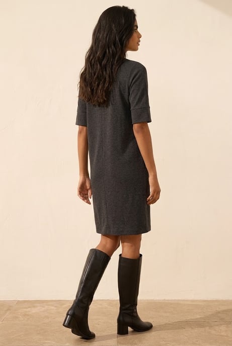 Vestido recto de primera línea adornado - Image 3