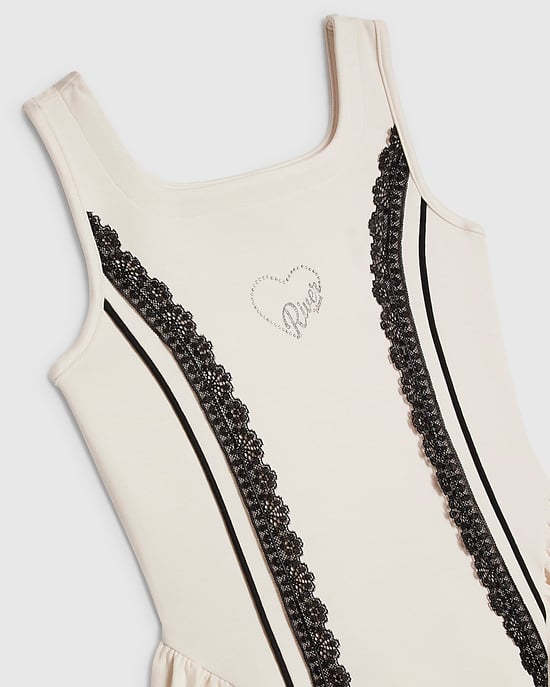 River Island vestido de niña crema Premium de encaje sin mangas - Image 2