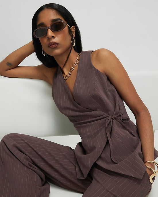 River Island Top de mujer Marrón a rayas Con lazo delantero suave - Image 2