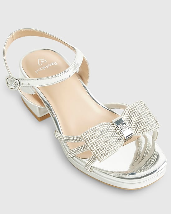 River Island Sandalias de tacón para niña Plateadas con lazo de strass - Image 4