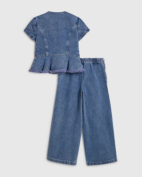River Island Conjunto de niña de top peplum y vaqueros Azul Denim 2 piezas - Image 2