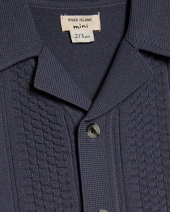 River Island Camisa de punto mini para niño con cuello y botones azul marino - Image 2