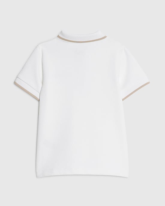 River Island Mini polo de niño Blanco con textura y cremallera de cuarto - Image 2