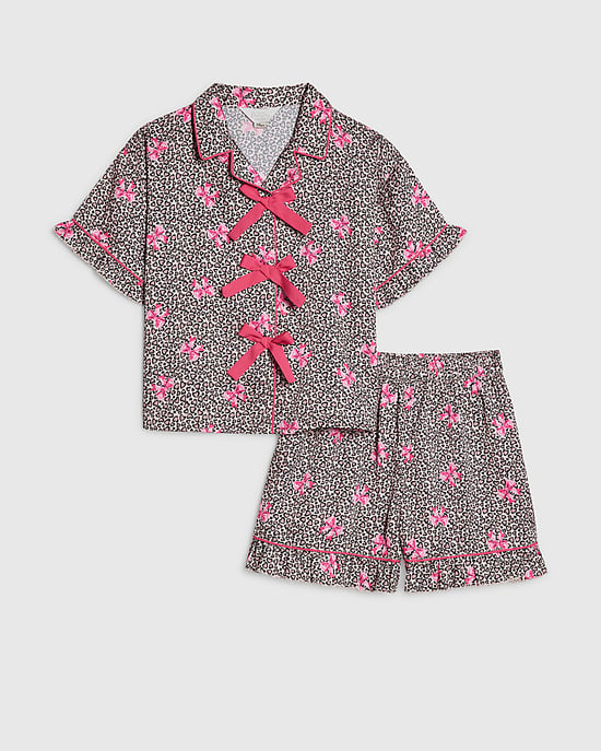 River Island Pijama de satén marrón para niña con estampado de lazos de leopardo - Image 1