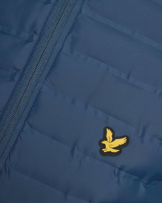 Lyle & Scott Chaqueta de golf híbrida acolchada con cremallera completa - Image 6
