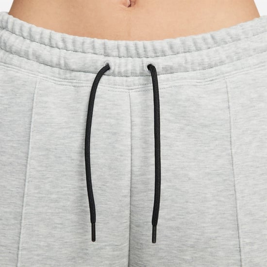 Pantalón de chándal de tiro medio Sportswear Tech Fleece de Nike para mujer en gris - Image 3