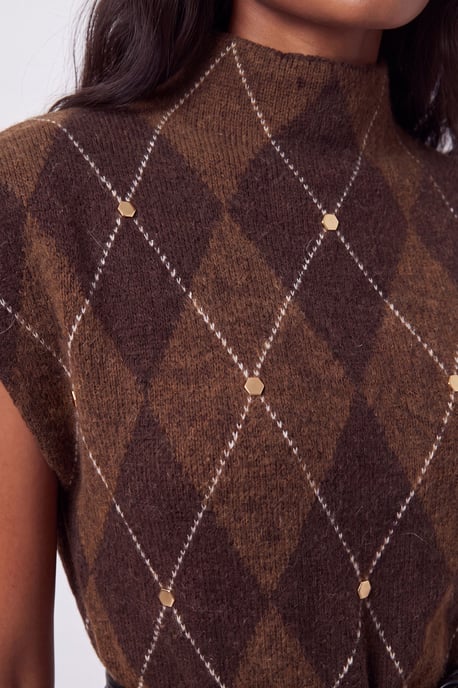 Karen Millen vestido midi de punto acogedor de mezcla de lana con estampado argyle, tachuelas y cinturón - Image 3