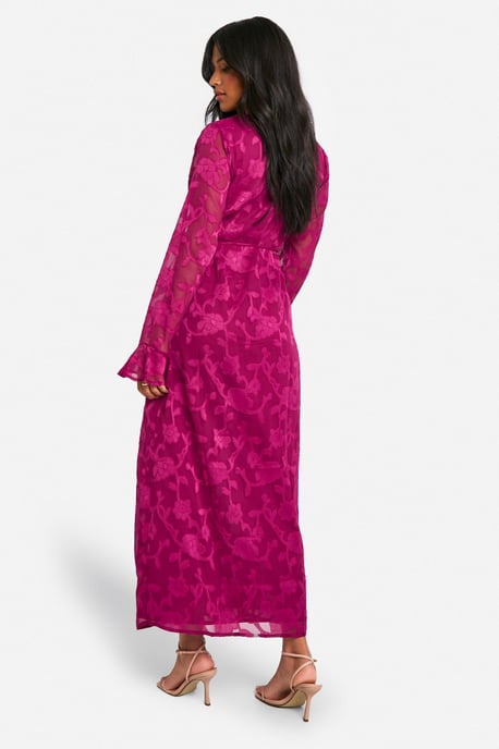 Boohoo Vestido largo cruzado con volantes y estampado floral devoré - Image 2