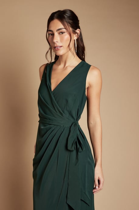 Vestido largo de crepé para dama de honor con escote en V y detalle cruzado - Image 2
