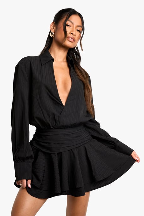 Vestido mini con falda fruncida y volantes de tejido texturizado - Image 1
