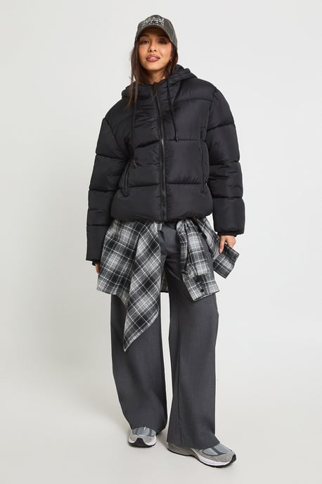 Chaqueta acolchada con capucha - Image 3