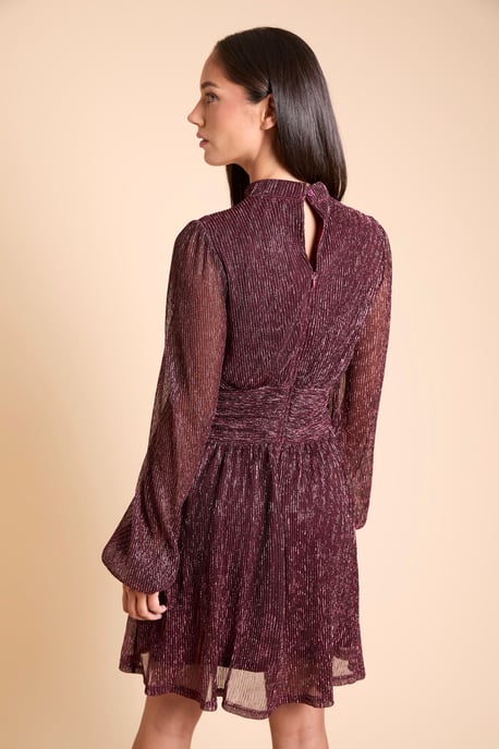 DP Luxe Sparkle vestido mini de jersey plisado con cuello alto - Image 3