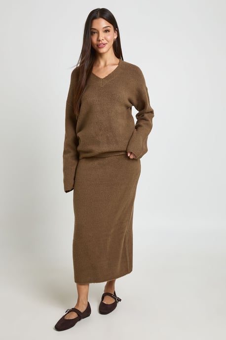 Conjunto de jersey de cuello de pico y falda midi - Image 3