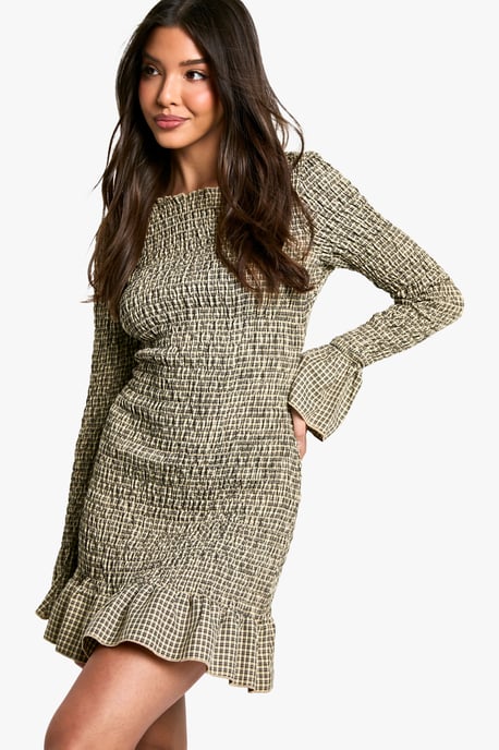 Boohoo Vestido mini de cuadros con frunces y manga larga - Image 1