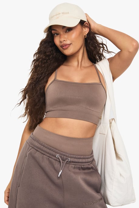 Boohoo Basics Seamless Rib Sujetador deportivo acolchado de sujeción ligera - Image 1
