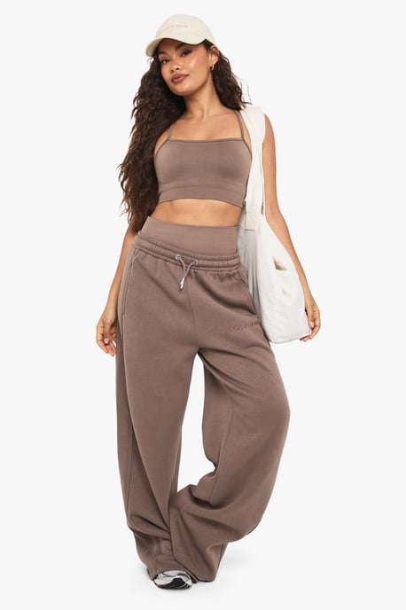 Boohoo Basics Seamless Rib Sujetador deportivo acolchado de sujeción ligera - Image 3