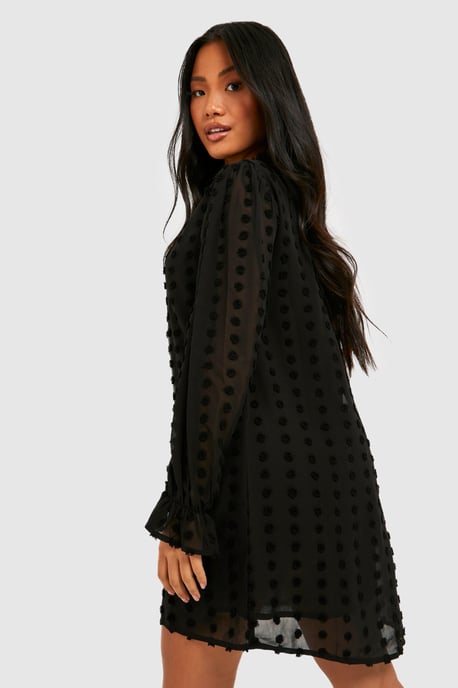 Boohoo vestido corto Petite Dobby con textura, cuello alto y corte recto - Image 2