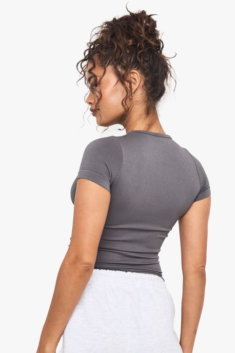 Boohoo Basics Seamless Rib Top de manga corta - Image 2