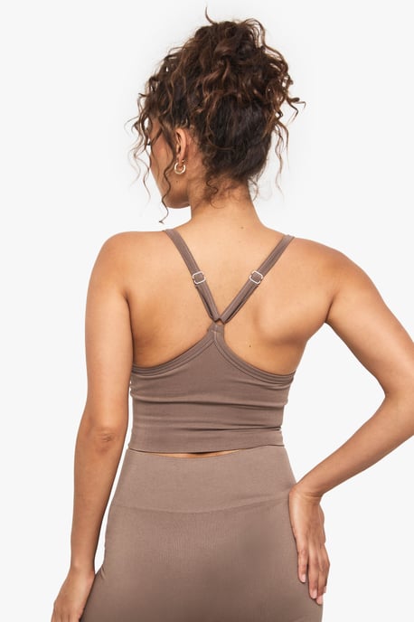 Boohoo Basics sujetador deportivo largo de canalé sin costuras con sujeción ligera - Image 2