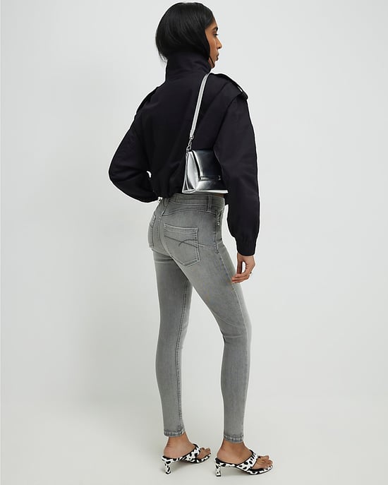 River Island Vaqueros skinny de mujer grises de tiro medio Sculpt con cremallera y botón - Image 3