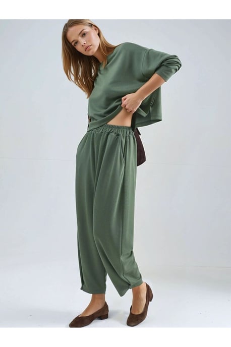 Conjunto coordinado de dos piezas para mujer - Image 2