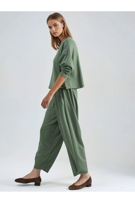 Conjunto coordinado de dos piezas para mujer - Image 3