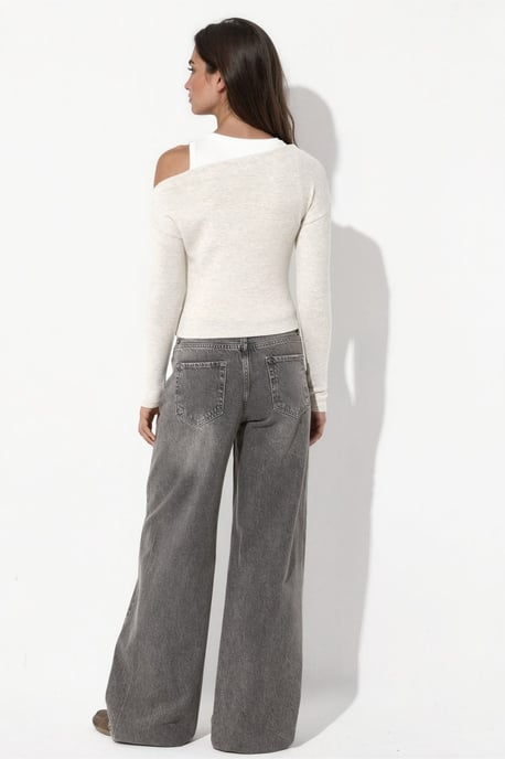 Blusa texturizada de capas con escote asimétrico - Image 3