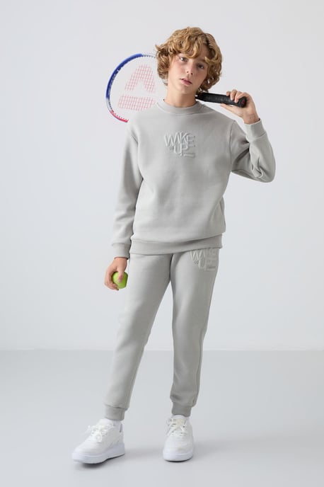Conjunto deportivo juvenil - Image 1