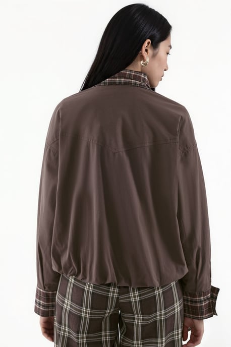 Gabardina corta con detalle de forro - Image 4