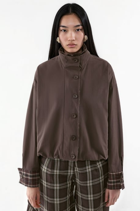 Gabardina corta con detalle de forro - Image 6